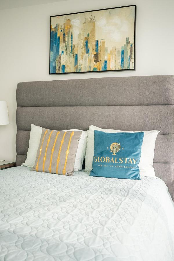 Globalstay. Amazing Downtown Apartments Торонто Экстерьер фото
