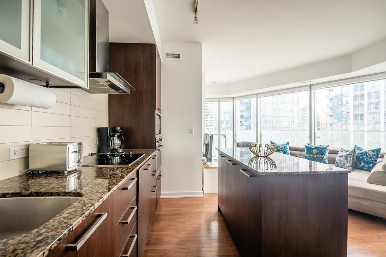 Globalstay. Amazing Downtown Apartments Торонто Экстерьер фото