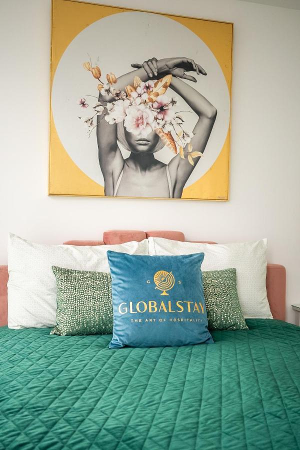 Globalstay. Amazing Downtown Apartments Торонто Экстерьер фото